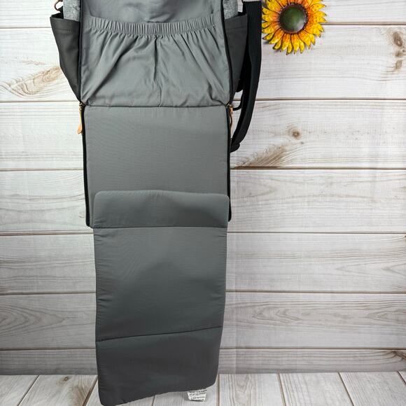 Petunia Pickle Bottom Boxy Backpack Diaper Bag Gray Black Convertible - Picture 10 of 11